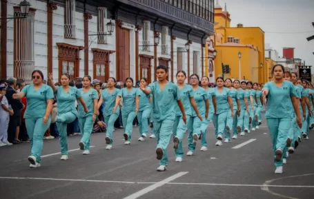 Enfermería UPN obtiene segundo puesto en Desfile por el Día del Enfermero Peruano en Trujillo